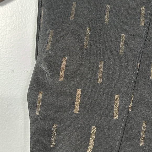 Express Black Satin Gold Shimmer Print Sleeveless Back Tie Top Blouse size XS - Picture 14 of 16